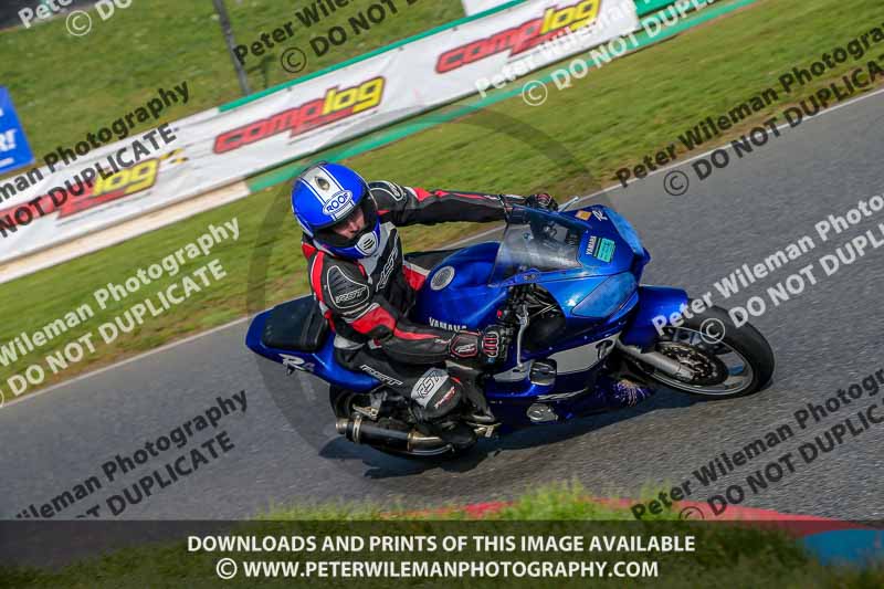 PJM Wedding Photography;enduro digital images;event digital images;eventdigitalimages;mallory park;mallory park photographs;mallory park trackday;mallory park trackday photographs;no limits trackdays;peter wileman photography;racing digital images;trackday digital images;trackday photos